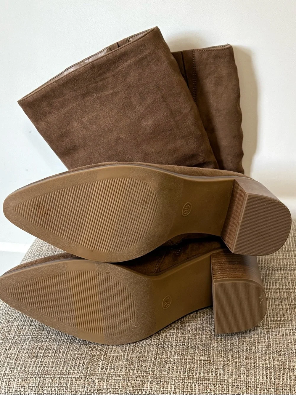 Universal Thread Junie Tall Slouch Boots Tan Faux Suede Pointed Toe 9.5